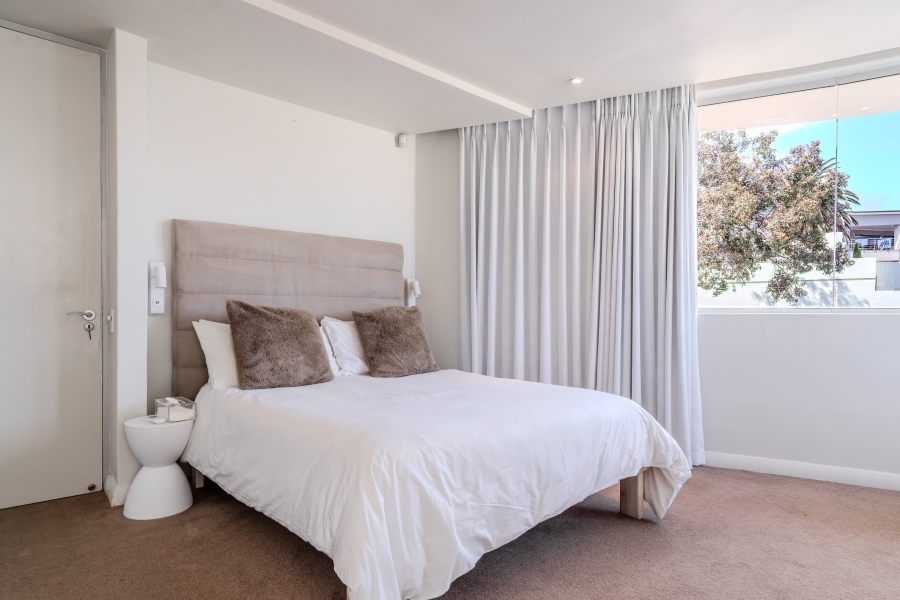 8 Bedroom Property for Sale in Camps Bay Western Cape